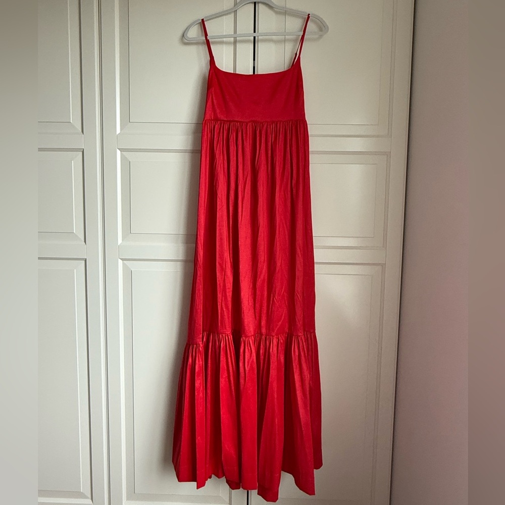 Excellent Like New Red Abercrombie & Fitch Maxi Dress. Size Medium Tall.
